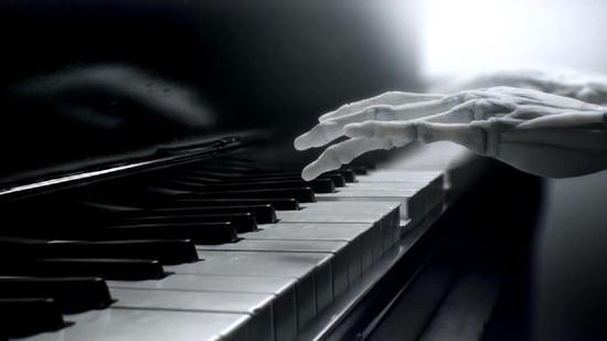 人與機(jī)器人的情感戲即將成真嗎？