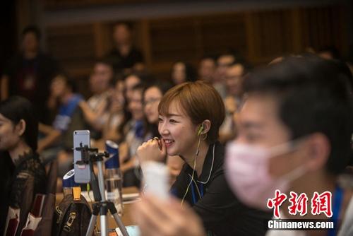 網(wǎng)絡(luò)直播新規(guī)明起實(shí)施：主播不能“任性” 彈幕要文明