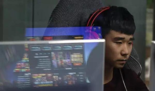 探秘國內(nèi)首家電競學(xué)院：學(xué)生大多都是富二代，父母寵愛