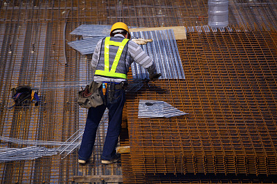 螺紋鋼半月跌逾10% 鋼廠下調(diào)出廠價(jià) “金九銀十”會落空嗎？